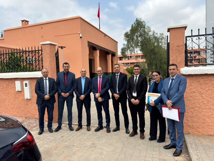 وسيط المملكة يقوم بزيارة المقر الجديد للمندوبية الجهوية لمؤسسة الوسيط بمراكش